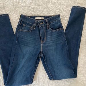 High rise Levi’s jeans